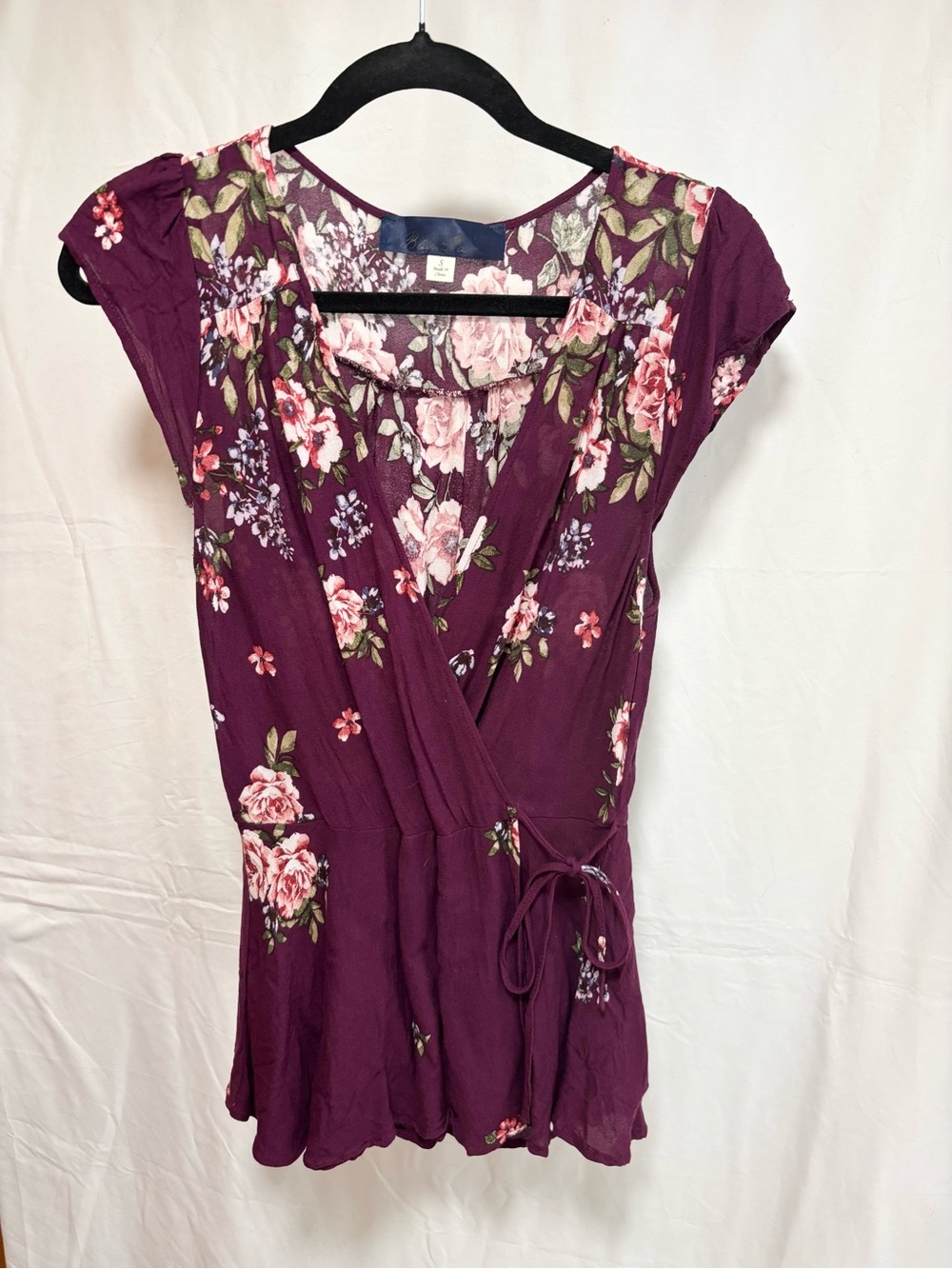 Women's romantic boho Floral Wrap Top Plum SMALL